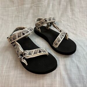 Teva Black and White Sandals with Geometric Straps size 8